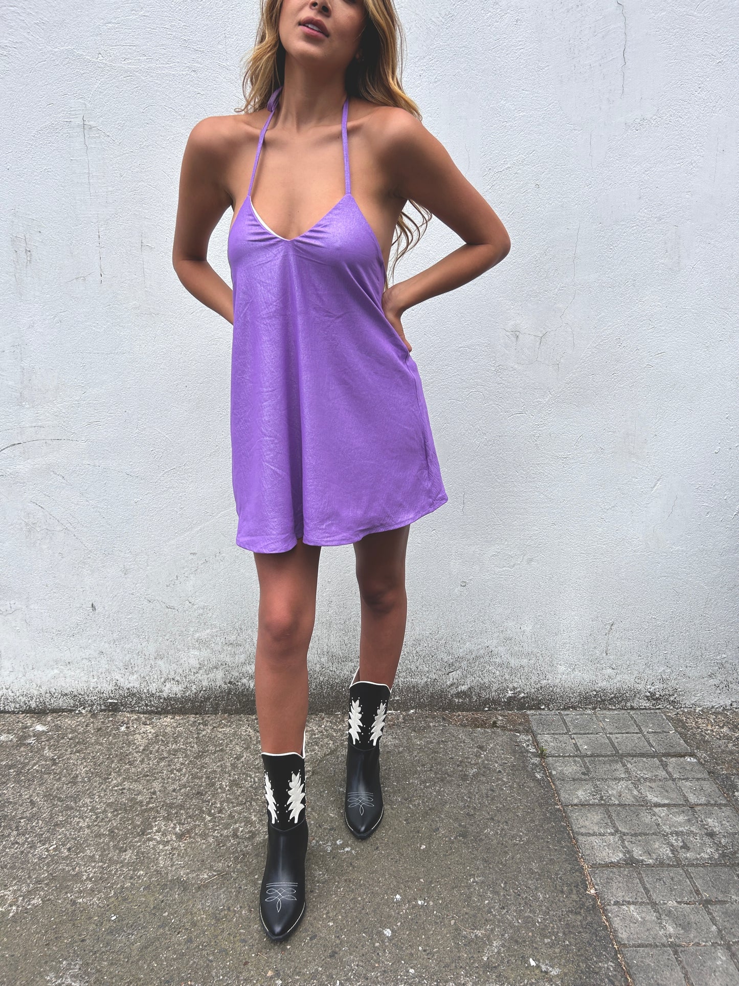 Vestido Corto tipo A con espalda abierta 22V002